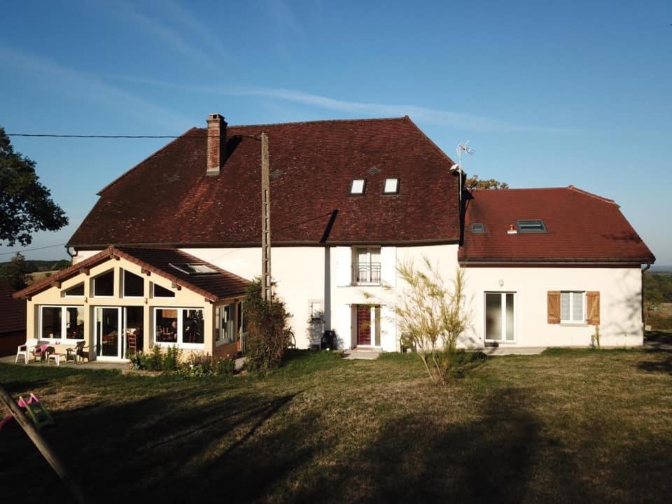 MontmorotLa Ferme De Montard住宿加早餐旅馆 外观 照片