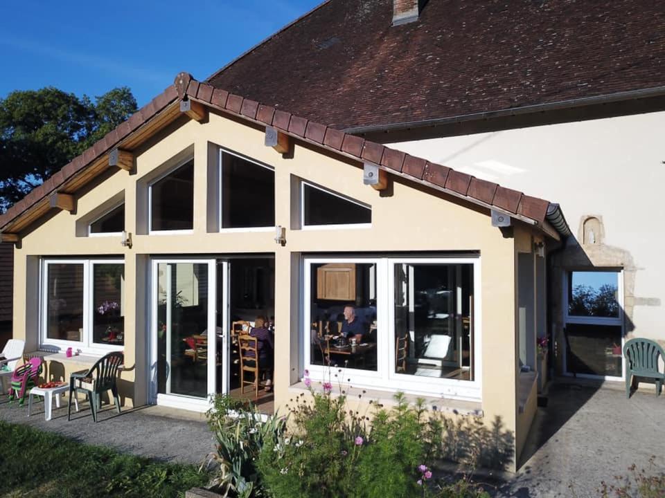 MontmorotLa Ferme De Montard住宿加早餐旅馆 外观 照片