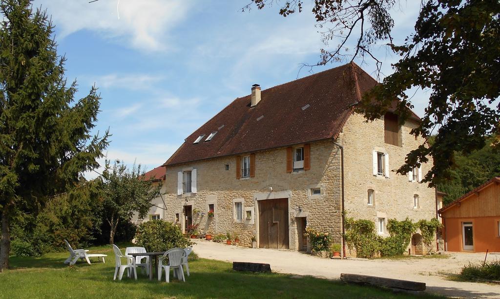 MontmorotLa Ferme De Montard住宿加早餐旅馆 外观 照片