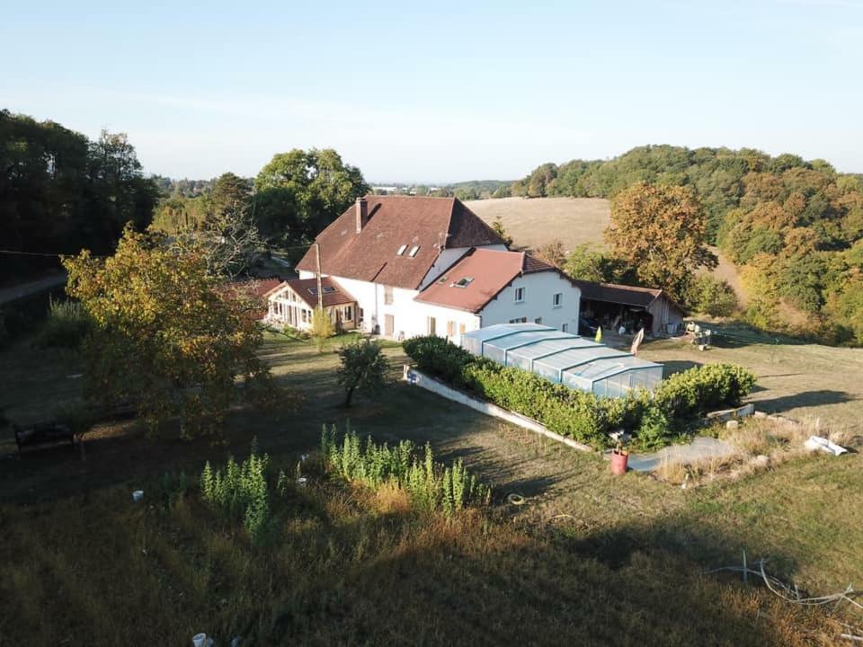 MontmorotLa Ferme De Montard住宿加早餐旅馆 外观 照片